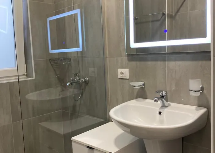 Next Day * 地拉那