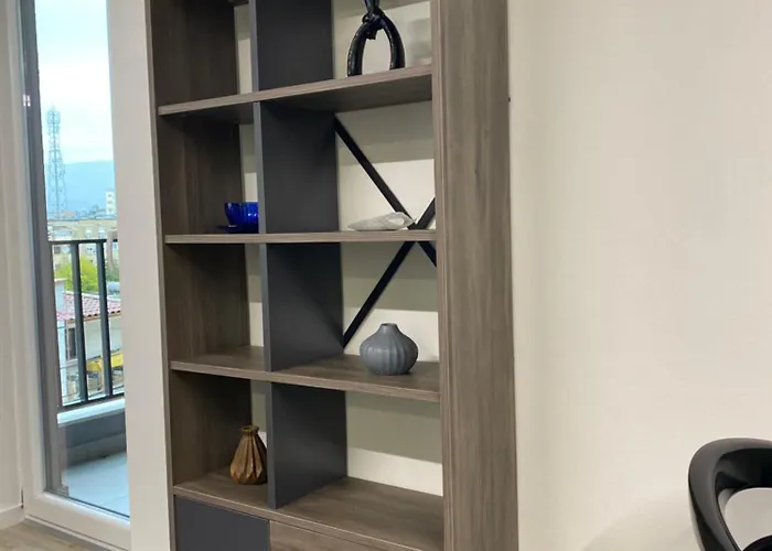 Next Day * 地拉那